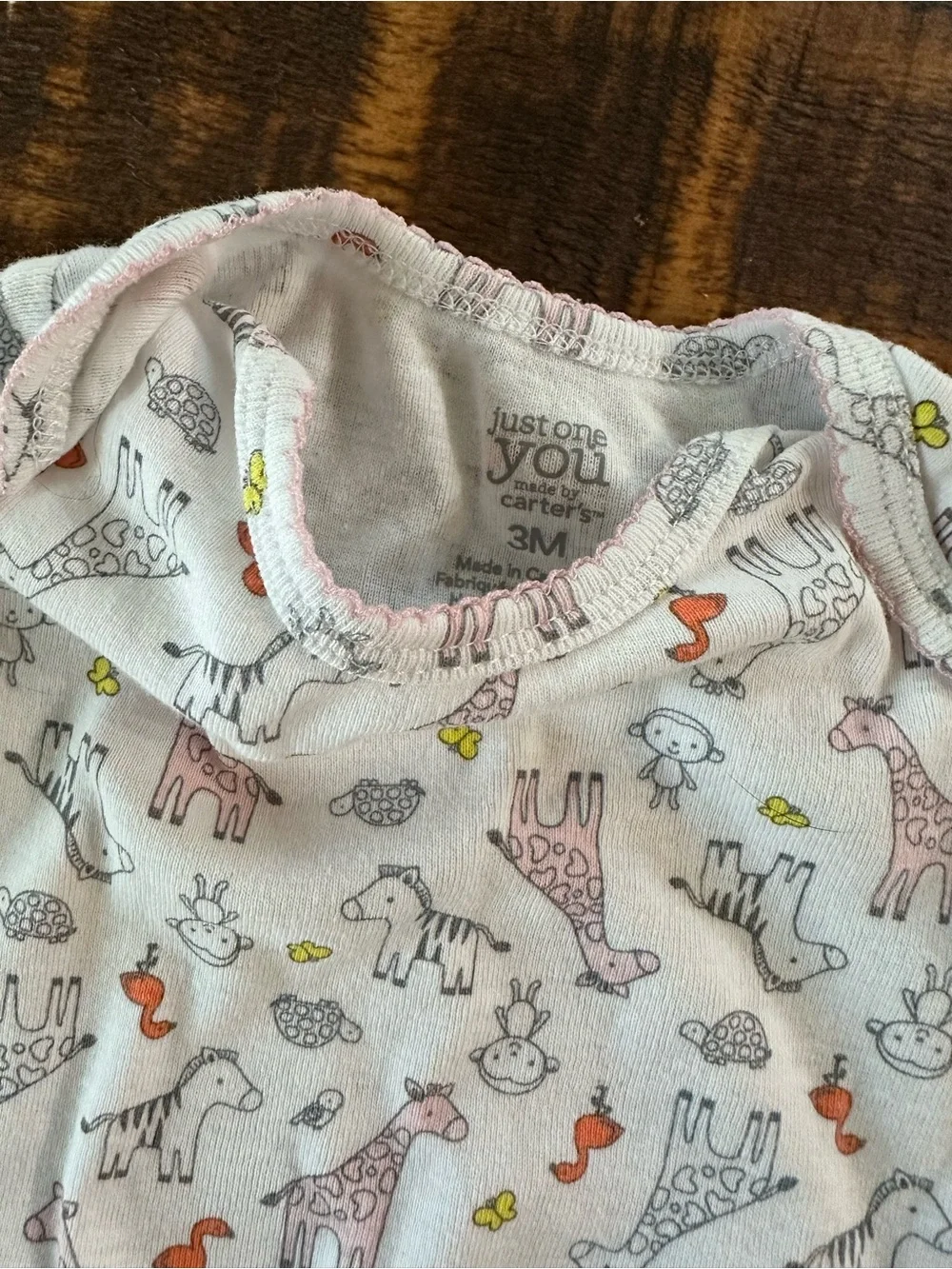 Carter’s Giraffe Matching Set